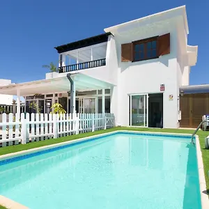  Villa Siroi, Puerto Del Carmen, Heated Pool, 10mn From The Sea Spain